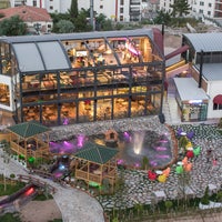 Снимок сделан в Bahçeli Cafe &amp;amp; Restaurant пользователем Bahçeli Cafe &amp;amp; Restaurant 8/5/2017