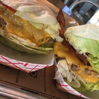 8/5/2017 tarihinde 🏈 Stephanie H.ziyaretçi tarafından BurgerFi'de çekilen fotoğraf