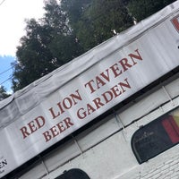 Снимок сделан в Red Lion Tavern пользователем Louis K. 1/1/2023