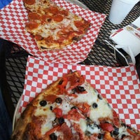 รูปภาพถ่ายที่ New York Pizza and Pasta โดย Carlos V S. เมื่อ 10/24/2011