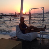 Foto tirada no(a) Çilek Beach Club por Aydan X. em 9/24/2016