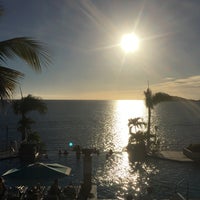 Foto tirada no(a) Frenchman&amp;#39;s Reef &amp;amp; Morning Star Marriott Beach Resort por Abby em 12/4/2016