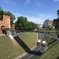 Photo taken at Пешеходный мост к Никольской башне by Эдик Д. on 5/27/2018