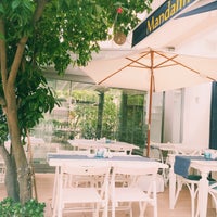 Photo taken at Mandalin Cafe &amp; Restaurant by Merve Ç. on 8/10/2015