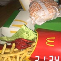 Foto tirada no(a) McDonald&amp;#39;s por Bahar M. em 12/11/2019