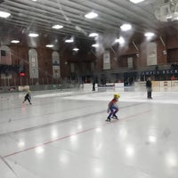 Das Foto wurde bei UI Ice Arena von H am 2/24/2018 aufgenommen
