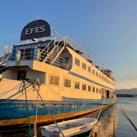 Photo taken at Efes Gemi Restaurant by Metehan on 10/9/2022