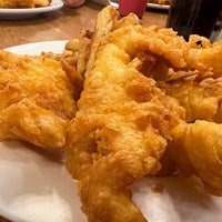 Photo taken at Cockney Kings Fish &amp;amp; Chips by Memo G. on 12/30/2021