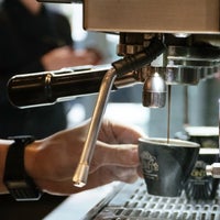6/20/2017 tarihinde Fonté Coffee Roaster Cafe - Bellevueziyaretçi tarafından Fonté Coffee Roaster Cafe - Bellevue'de çekilen fotoğraf