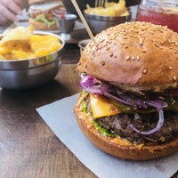 Foto scattata a RESTART Burger da Lucouš M. il 9/1/2018