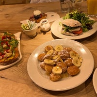 Photo taken at Le Pain Quotidien by T on 2/11/2022