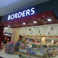 Photo taken at Borders مكتبة بوردرز by Matar A. on 12/12/2012