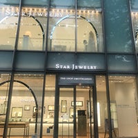 Photo taken at STAR JEWELRY the shop Omotesando by Shintaro Y. on 6/15/2020