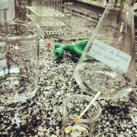 Photo taken at Laboratorio de Quimica by [Luh] N. on 3/23/2013