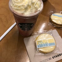 Photo taken at Starbucks by Jafeth B. on 11/19/2018