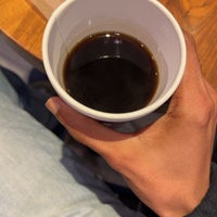 Das Foto wurde bei Peet&amp;#39;s Coffee &amp;amp; Tea von Mishary am 12/30/2023 aufgenommen