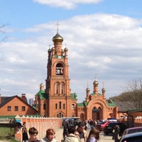 Das Foto wurde bei Свято-Покровський Голосіївський чоловічий монастир (Голосіївська пустинь) von Oleksandr B. am 4/21/2013 aufgenommen