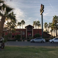 Photo taken at Applebee&amp;#39;s by Pukis 🐾🐕💕 on 11/17/2018