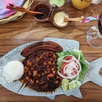 Foto diambil di Restaurant El Maná oleh Manuel A. pada 8/23/2018