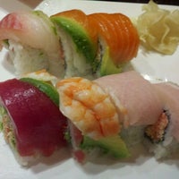 Foto diambil di Red Sushi oleh Harry C. pada 11/21/2012
