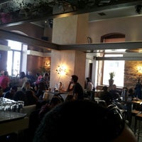 3/22/2013 tarihinde Giorgos B.ziyaretçi tarafından Monkey Espresso Bar'de çekilen fotoğraf