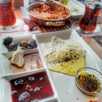 รูปภาพถ่ายที่ Bay-Kuş Cafe Kahvaltı โดย Smr S. เมื่อ 7/29/2016