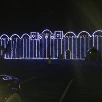 12/24/2012 tarihinde Trey C.ziyaretçi tarafından Ghostly Manor Thrill Center'de çekilen fotoğraf