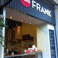 Photo prise au Cafe Frank par Nick L. le12/12/2012