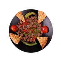 รูปภาพถ่ายที่ Şanlıurfa İskender Kebap Restaurant โดย Şanlıurfa İskender Kebap Restaurant เมื่อ 6/8/2017