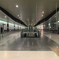 Photo taken at Marina South Pier MRT Station (NS28) by Steve H. on 3/23/2019