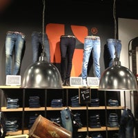 Photo taken at GARCIA JEANS by Helen 🐱 P. on 12/26/2012