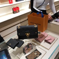 Louis Vuitton Roma Rinascente - Colonna - 113 visitors