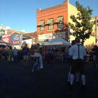 รูปภาพถ่ายที่ Denver Oktoberfest โดย Jess H. เมื่อ 9/28/2014