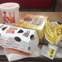 Photo taken at Burger King by &#39;  ☆  [λ]. [. on 2/6/2018