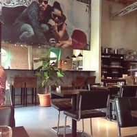 5/15/2013에 Bojana J.님이 Code7 Restaurant &amp;amp; Cafe에서 찍은 사진