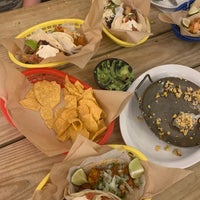 รูปภาพถ่ายที่ Naco Taco โดย Molly S. เมื่อ 9/7/2020