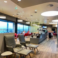 7/19/2022에 BD님이 Austrian Airlines Business Lounge | Non-Schengen Area에서 찍은 사진