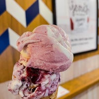 Das Foto wurde bei Jeni&amp;#39;s Splendid Ice Creams von BD am 6/29/2021 aufgenommen