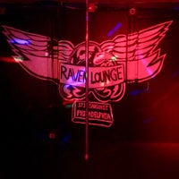 Foto tirada no(a) Raven Lounge por BD em 7/21/2018