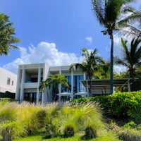 Foto diambil di Four Seasons Resort and Residences Anguilla oleh BD pada 1/28/2023