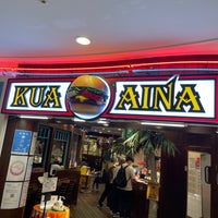 Photo taken at KUA`AINA by Kaito S. on 9/2/2022