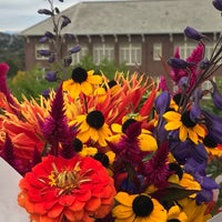 Photo taken at Phinney Farmer&amp;#39;s Market by Douglas B. on 9/21/2018