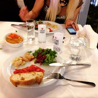 Das Foto wurde bei Ada Balık Restaurant von 💕👸Tuana Jasmin👸💕 am 2/9/2015 aufgenommen