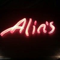 Foto tirada no(a) Alins Cafe Restaurant por ismail Cem D. em 12/19/2012
