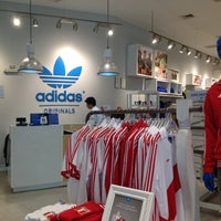 solar invadir Asociación Adidas Originals Store - Sporting Goods Shop in Santiago De Surco
