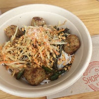 Photo taken at ShopHouse Southeast Asian Kitchen by Annie N. on 7/12/2015