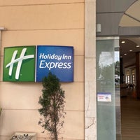Foto tirada no(a) Holiday Inn Express por Kerem E. em 5/2/2022