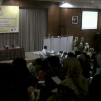 Photo taken at Fakultas Kesehatan Masyarakat by Jerry S. on 12/15/2012