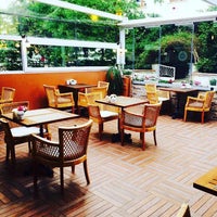6/10/2017 tarihinde Elis Cafe &amp;amp; Restaurantziyaretçi tarafından Elis Cafe &amp;amp; Restaurant'de çekilen fotoğraf