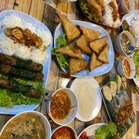 Photo taken at M.J. แหนมเนืองอาหารเวียดนาม by Vpattra W. on 10/19/2020